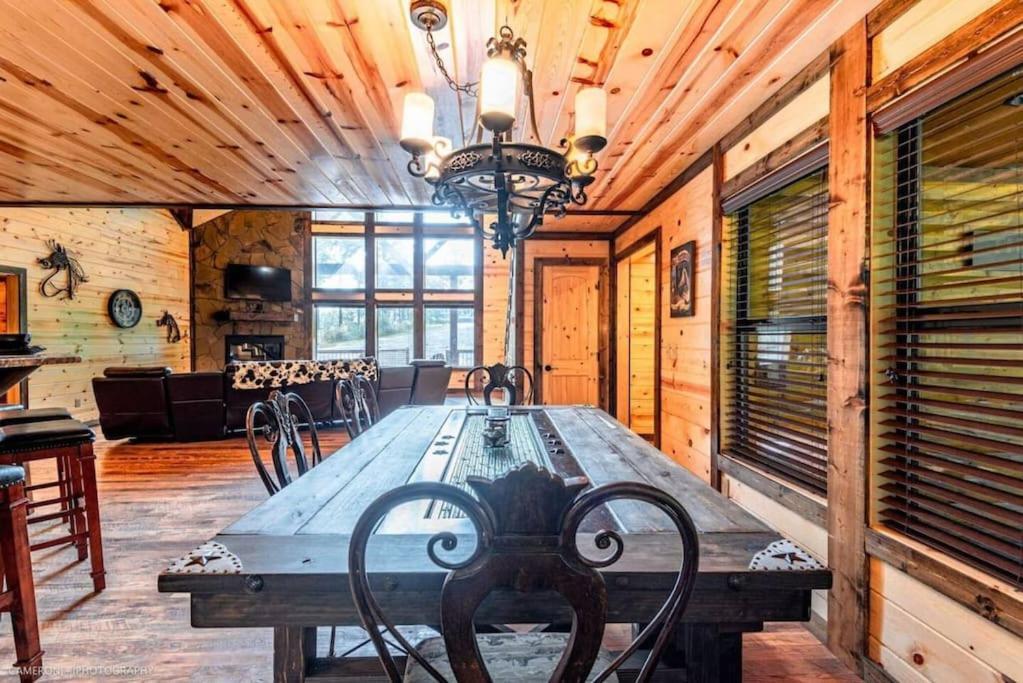 Iron Horse Lodge Broken Bow Exterior foto