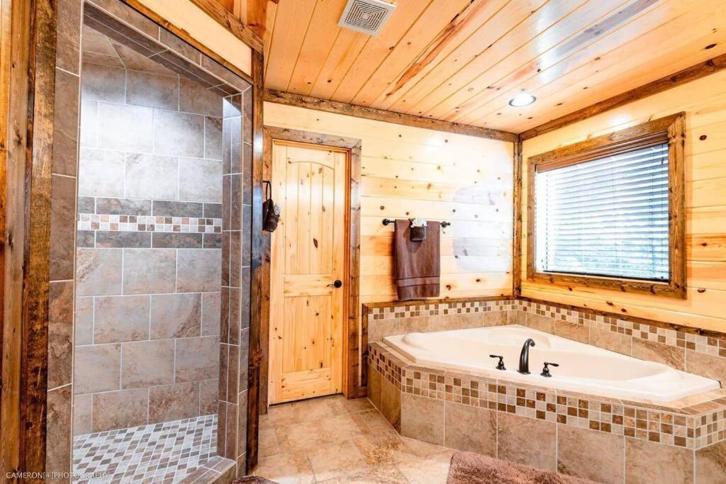Iron Horse Lodge Broken Bow Exterior foto