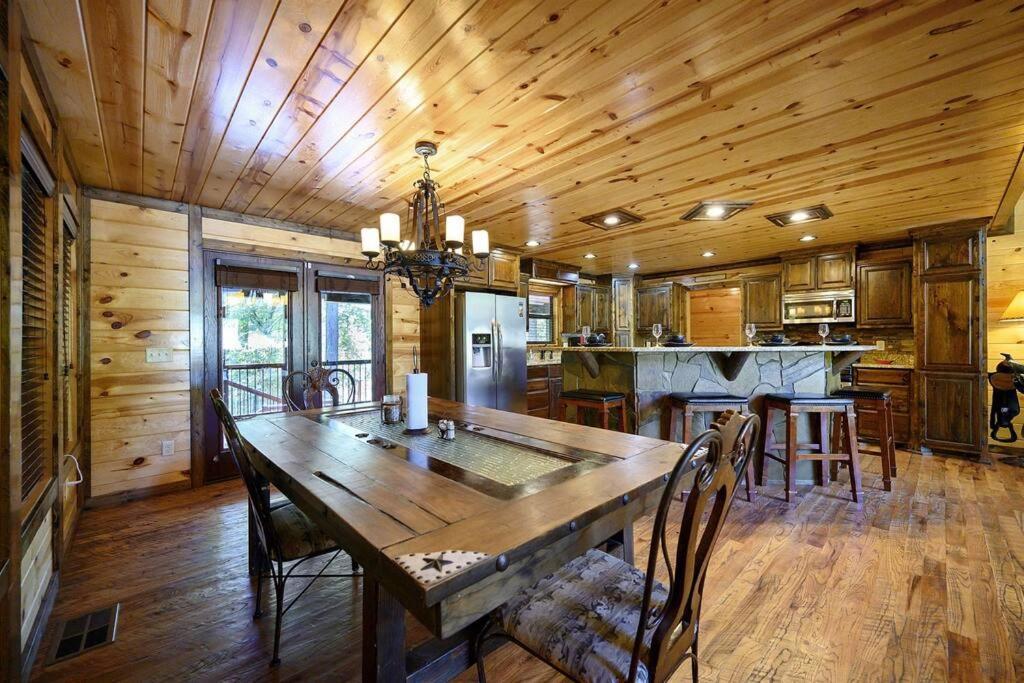 Iron Horse Lodge Broken Bow Exterior foto